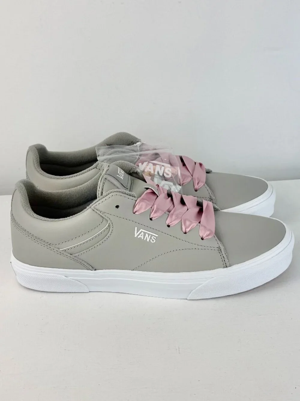 Women's 9 - VANS Seldan Platform Gray Sneaker with Lace Up Closure